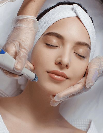 میکرونیدلینگ در خانه؛ مزایا، خطرات و روش انجام