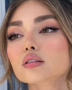 چطور آرایش چشم حرفه‌ای داشته باشم؟ 🎨✨