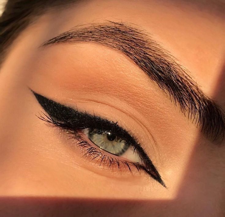 آموزش آرایش چشم Foxy Eyes مخصوص صورت‌های گرد